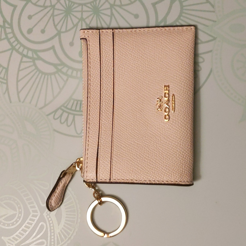 EUC Coach white ID key chain/ card holder